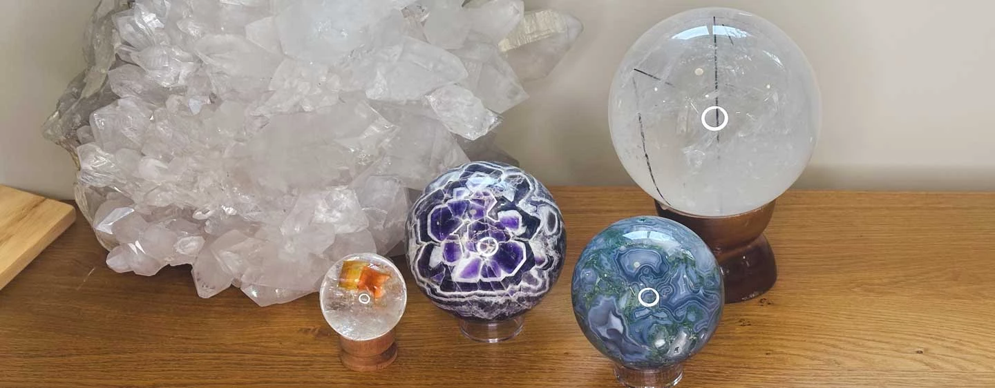 spheres-on-wood
